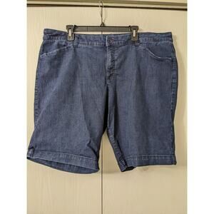 St. John Bay Women High Rise Bermuda Button Closer Blue Denim Short Size 22W